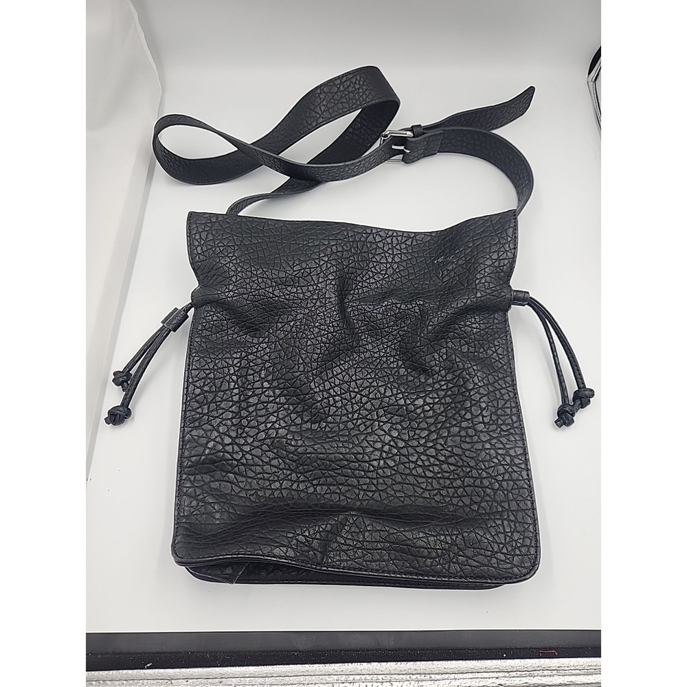 Asos Design Purse Guitar Strap Pebble‎ Black